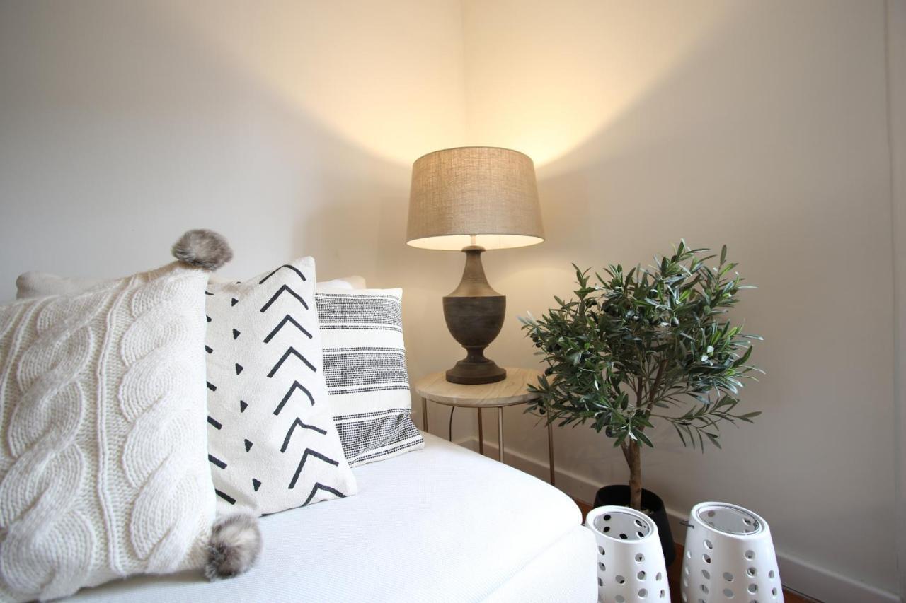 Chic Urban Retreat At Downtown With Balcony & Views Apartamento Lisboa Exterior foto